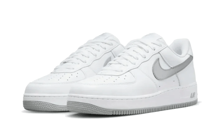 Nike Air Force 1 '07 Low Color of the Month White Metallic Silver  – sneaker autêntico da CollectKicks