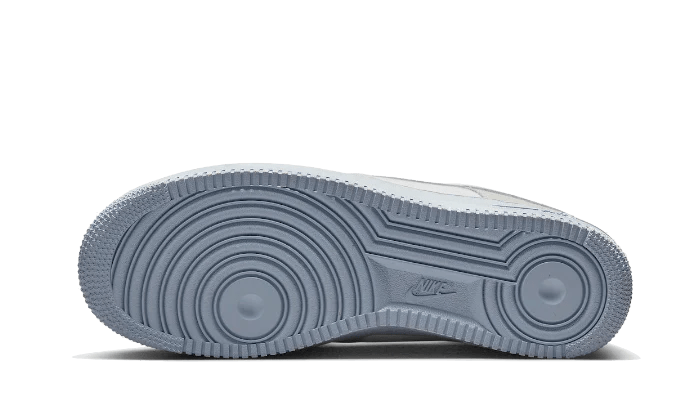 Nike Air Force 1 Low '07 LV8 EMB Summit White Blue Whisper  – sneaker autêntico da CollectKicks