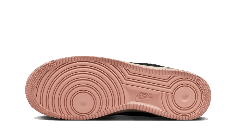 Nike Air Force 1 Low '07 LX Black Red Stardust  – sneaker autêntico da CollectKicks