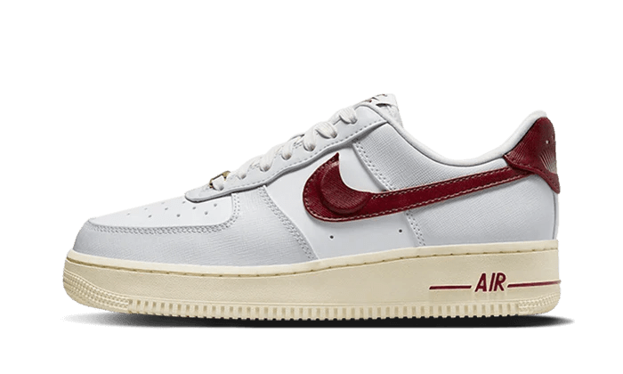 Nike Air Force 1 Low '07 SE Just Do It Photon Dust Team Red  – sneaker autêntico da CollectKicks