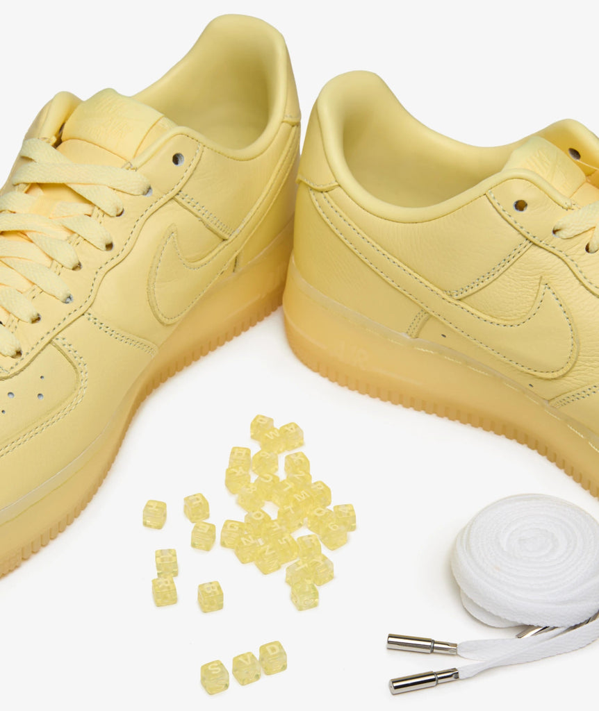 Nike Air Force 1 Low Drake NOCTA Certified Lover Boy Citron Tint  – sneaker autêntico da CollectKicks