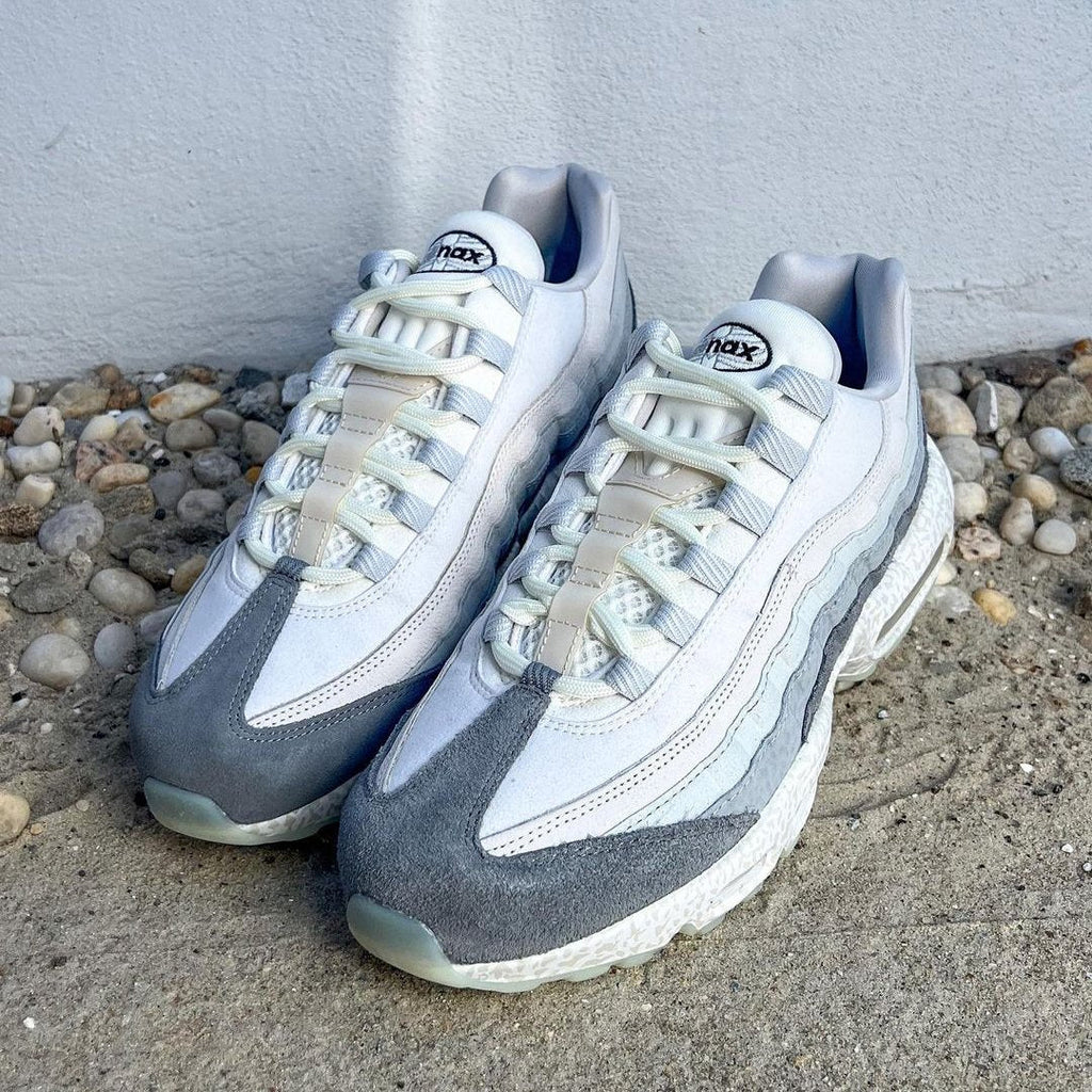 Nike Air Max 95 Light Bone GID  – sneaker autêntico da CollectKicks