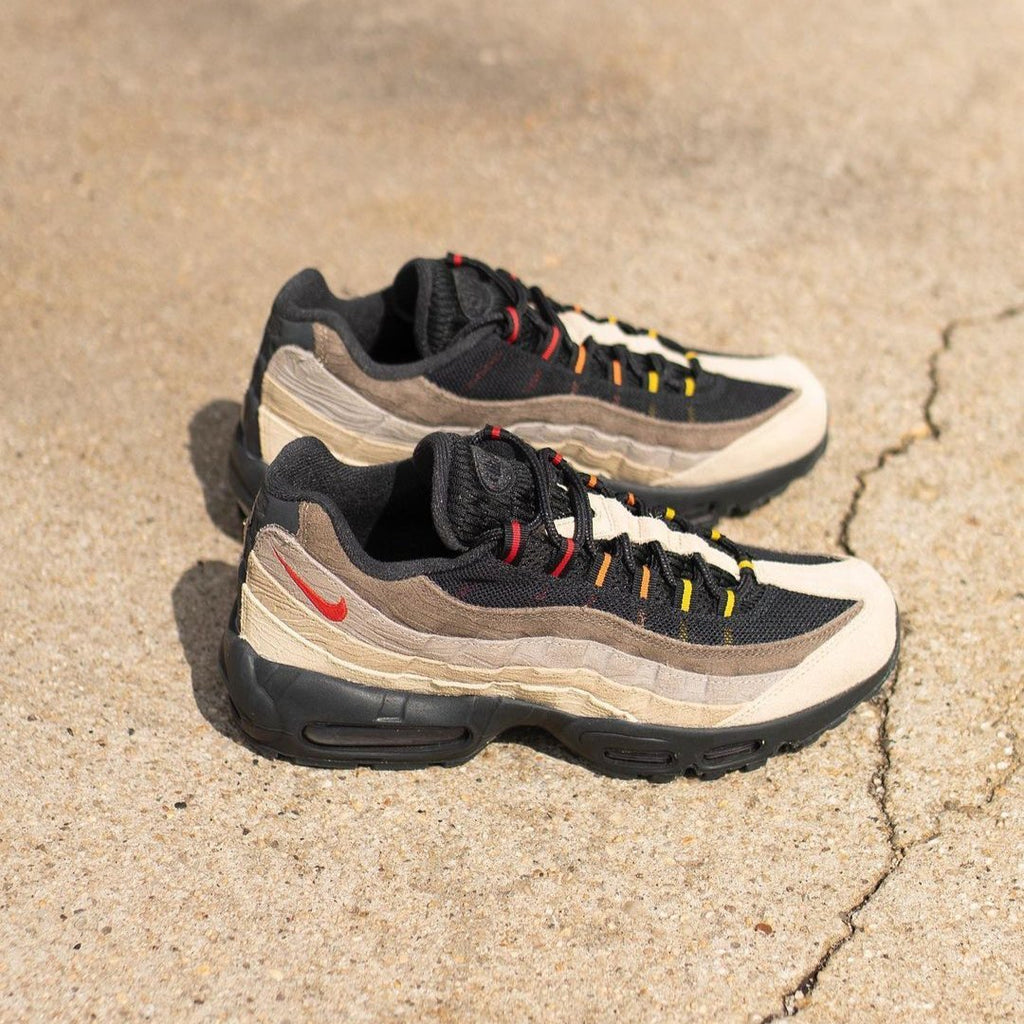 Nike Air Max 95 Off Noir Limestone  – sneaker autêntico da CollectKicks