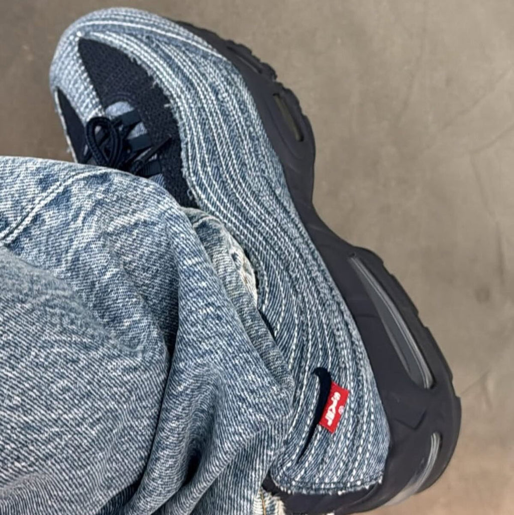 Nike Air Max 95 OG x Levis 'Obsidian'  – sneaker autêntico da CollectKicks