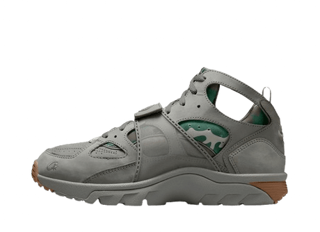 Nike Air Trainer Huarache Corteiz Gully Grey  – sneaker autêntico da CollectKicks