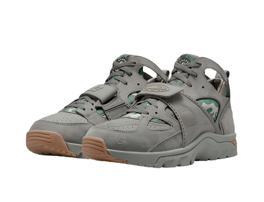 Nike Air Trainer Huarache Corteiz Gully Grey  – sneaker autêntico da CollectKicks