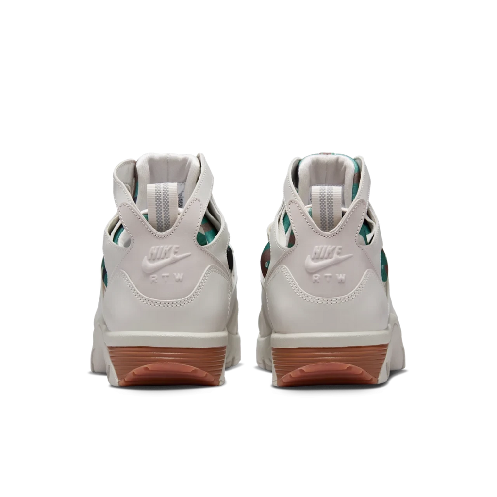 Nike Air Trainer Huarache Corteiz Light Bone  – sneaker autêntico da CollectKicks