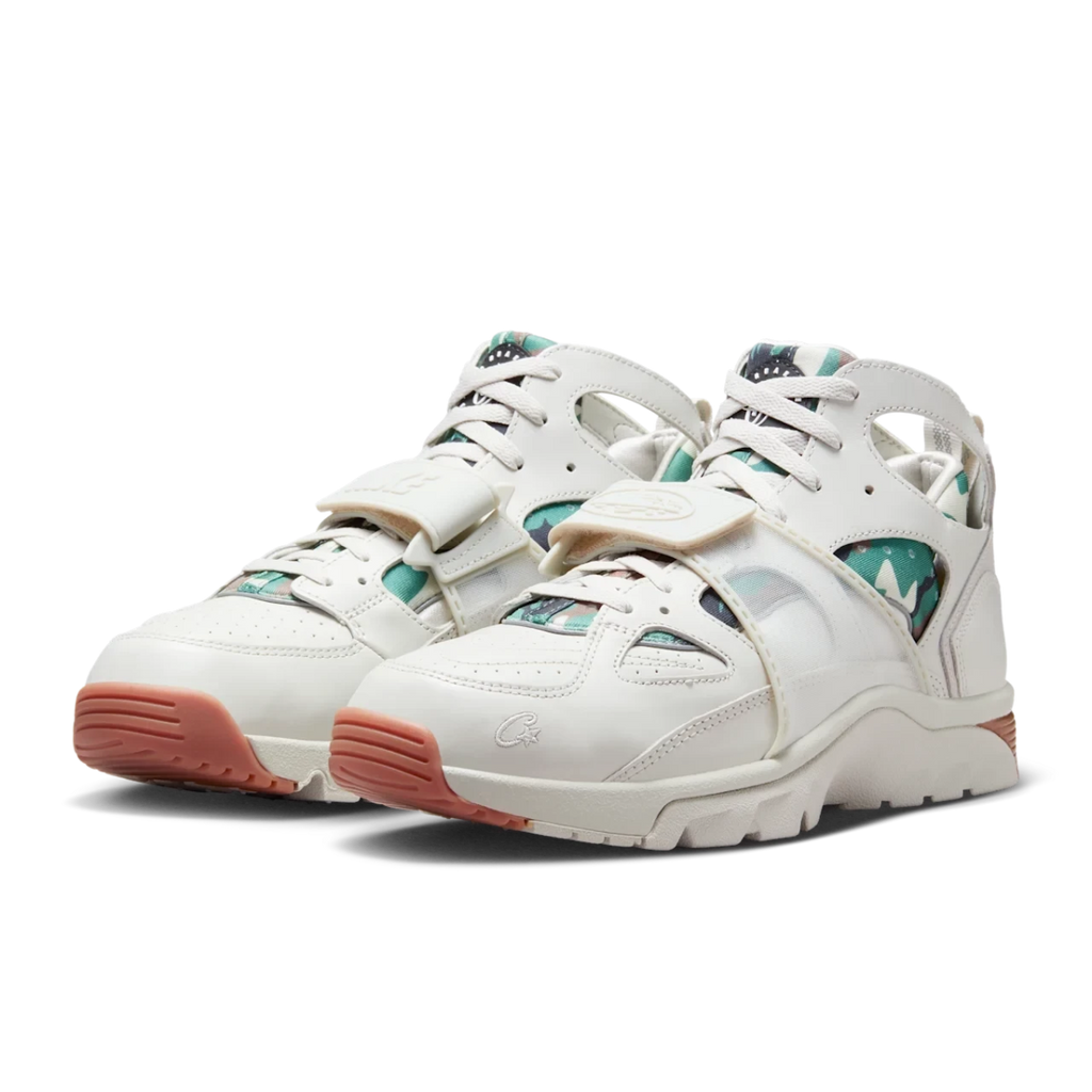 Nike Air Trainer Huarache Corteiz Light Bone  – sneaker autêntico da CollectKicks
