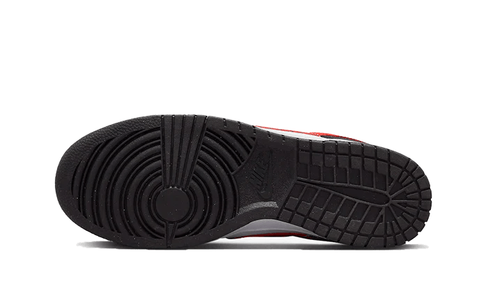 Nike Dunk Low Retro Red Swoosh Panda  – sneaker autêntico da CollectKicks