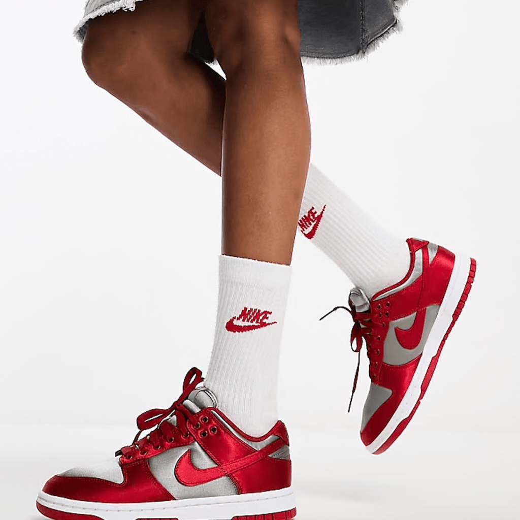 Nike Dunk Low UNLV Satin  – sneaker autêntico da CollectKicks