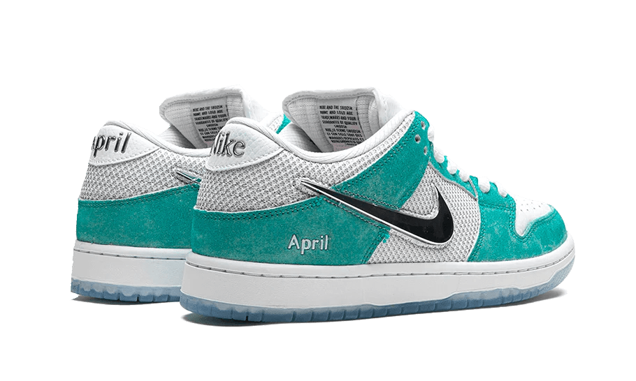 Nike SB Dunk Low April Skateboards  – sneaker autêntico da CollectKicks