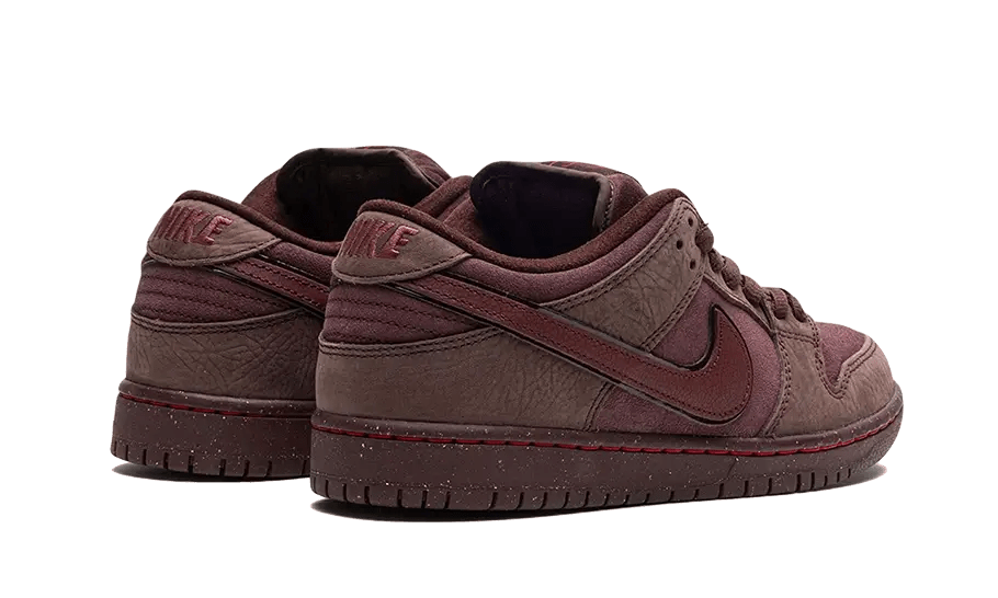Nike SB Dunk Low City Of Love Burgundy Crush  – sneaker autêntico da CollectKicks