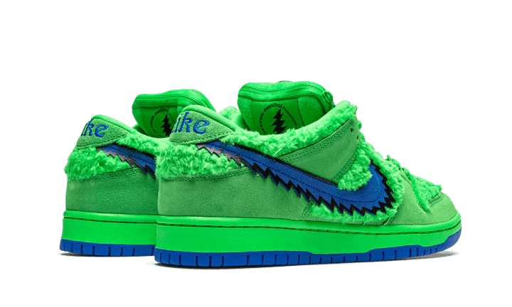 Nike SB Dunk Low Grateful Dead Bears Green  – sneaker autêntico da CollectKicks