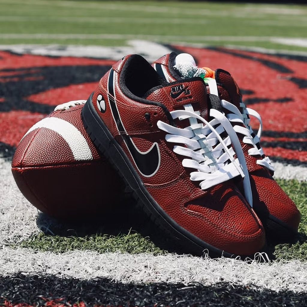 Nike SB Dunk Low Limosine Skateboards HJ4131-200 – sneaker autêntico da CollectKicks