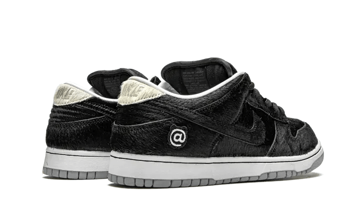 Nike SB Dunk Low Medicom Toy  – sneaker autêntico da CollectKicks