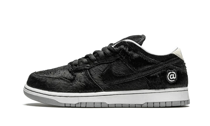 Nike SB Dunk Low Medicom Toy  – sneaker autêntico da CollectKicks