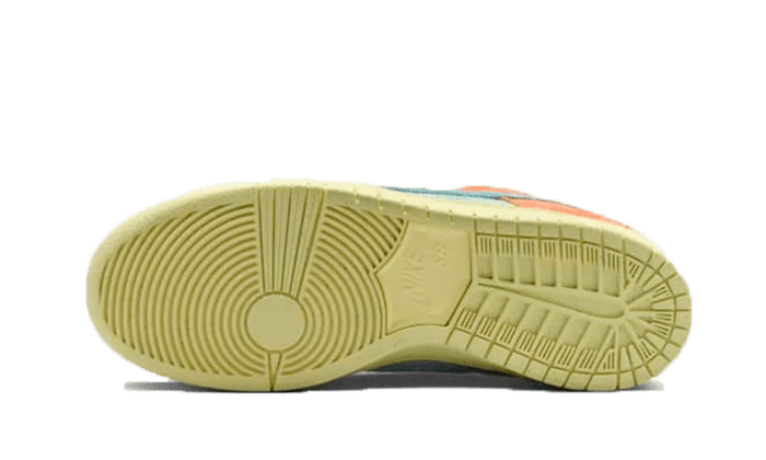 Nike SB Dunk Low Orange Emerald Rise  – sneaker autêntico da CollectKicks