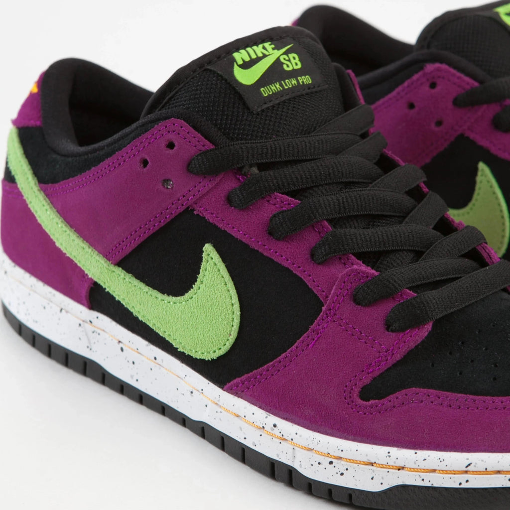 Nike SB Dunk Low Pro ACG Terra Red Plum  – sneaker autêntico da CollectKicks