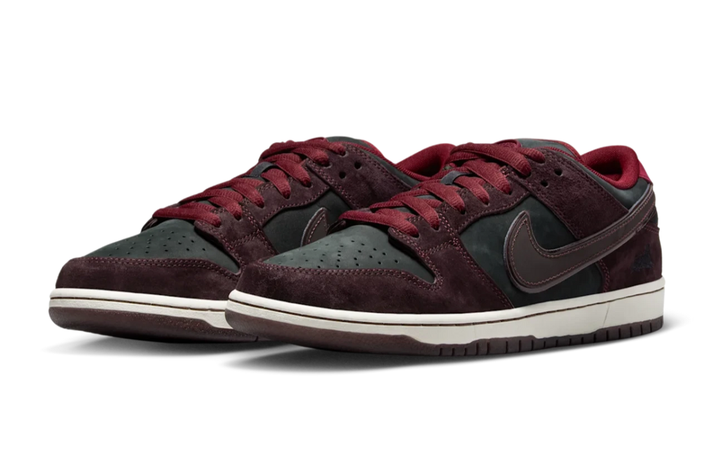 Nike SB Dunk Low Riot Skateshop  – sneaker autêntico da CollectKicks