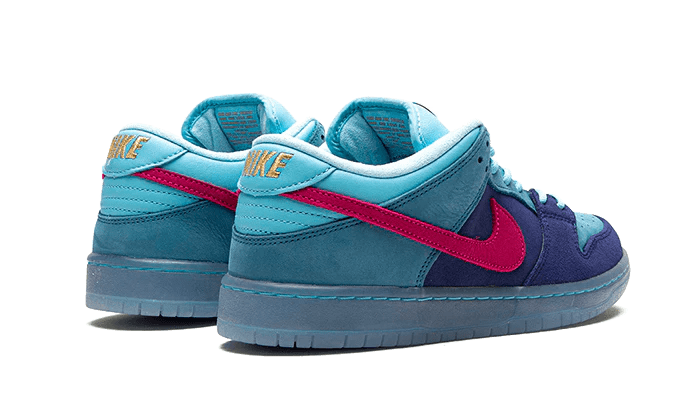 Nike SB Dunk Low Run The Jewels  – sneaker autêntico da CollectKicks