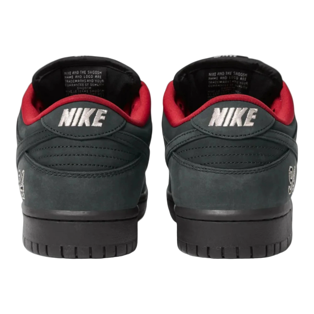 Nike SB Dunk Low Supreme 94 Black  – sneaker autêntico da CollectKicks