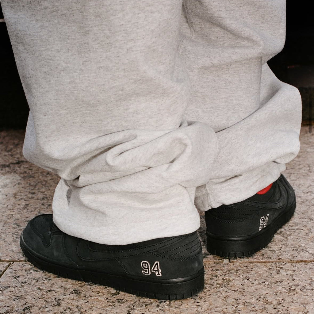 Nike SB Dunk Low Supreme 94 Black  – sneaker autêntico da CollectKicks