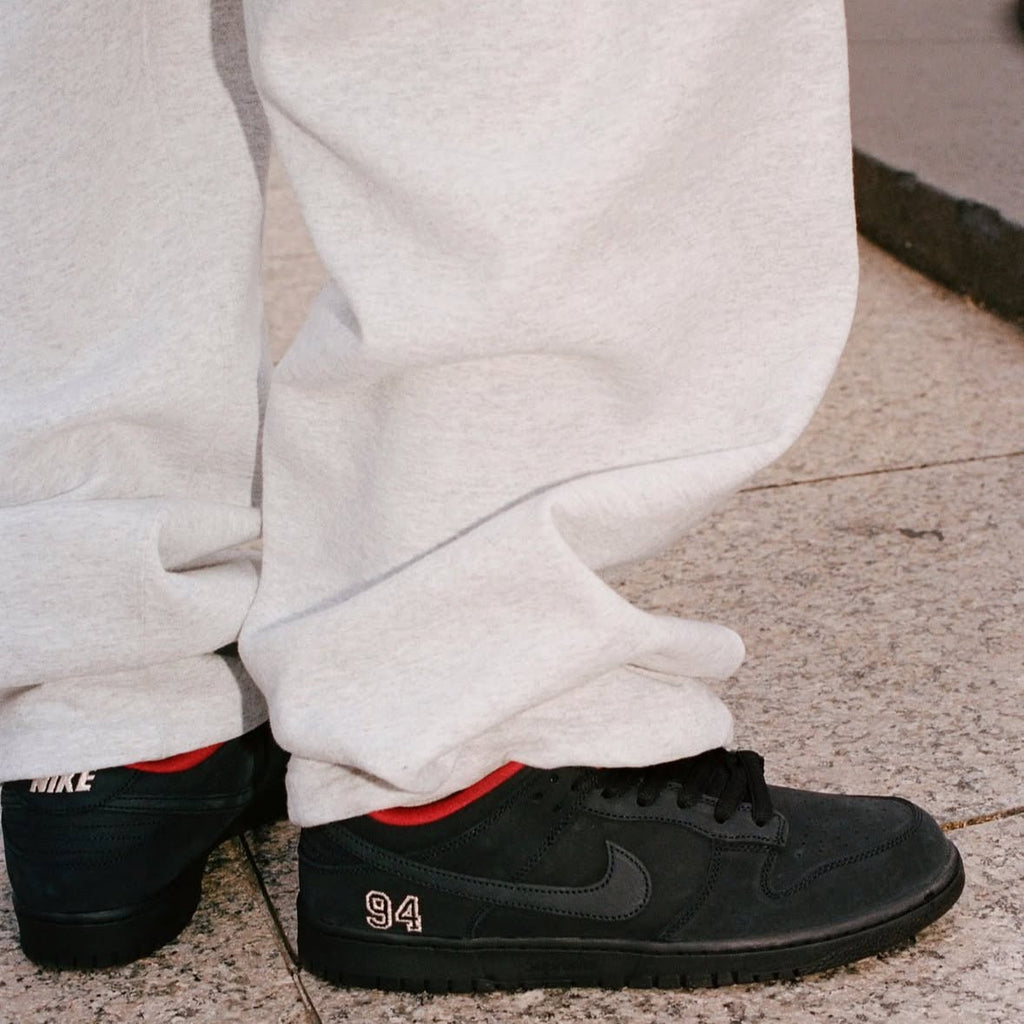 Nike SB Dunk Low Supreme 94 Black  – sneaker autêntico da CollectKicks