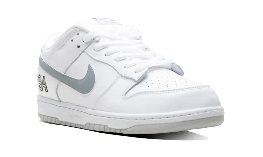 Nike SB Dunk Low Supreme 94 White Metallic Silver  – sneaker autêntico da CollectKicks