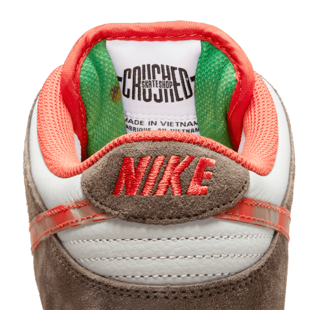 Nike SB Dunk Low x Crushed Skate Shop  – sneaker autêntico da CollectKicks