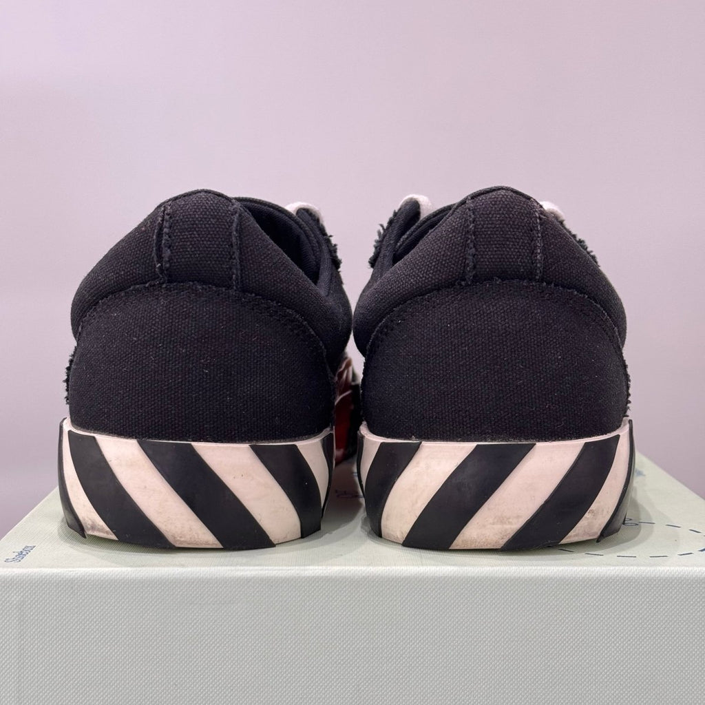 Off - White Logo Patch Low Top Black (40) - Usado  – sneaker autêntico da CollectKicks