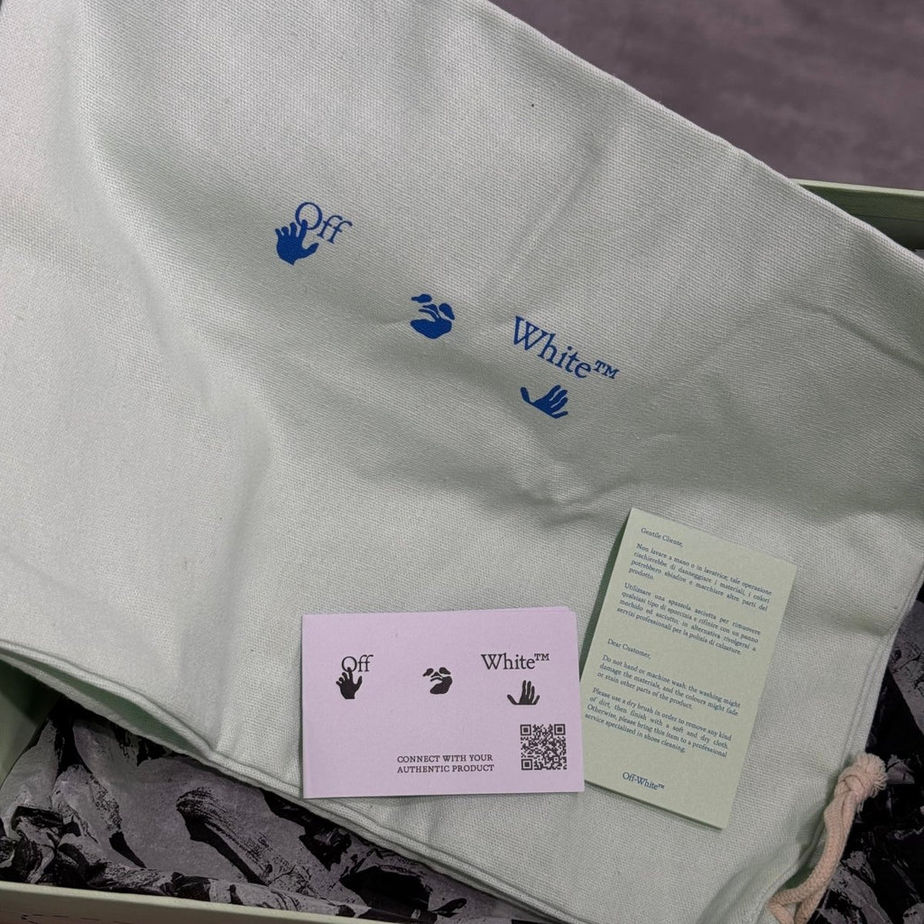 OFF - WHITE Vulc Low Black White Arrow (42) - Usado - 