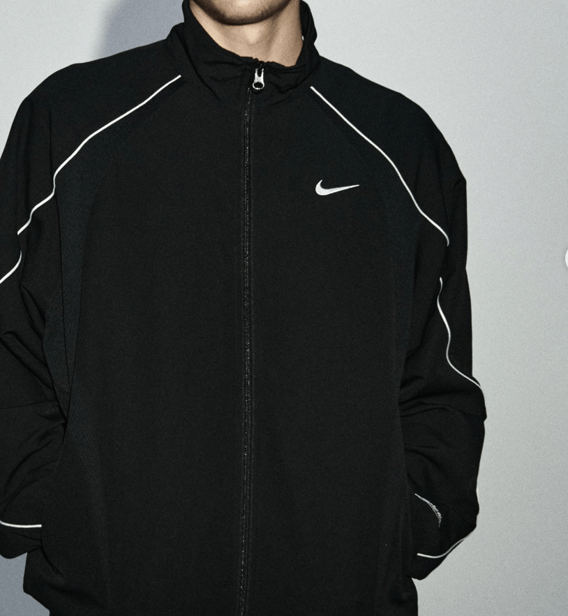 Supreme Nike Track Jacket Black  – sneaker autêntico da CollectKicks