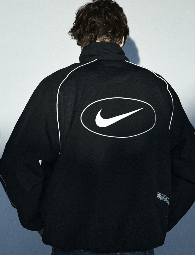Supreme Nike Track Jacket Black  – sneaker autêntico da CollectKicks