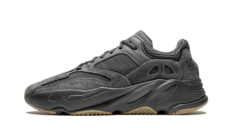 Yeezy Boost 700 V1 Utility Black  – sneaker autêntico da CollectKicks