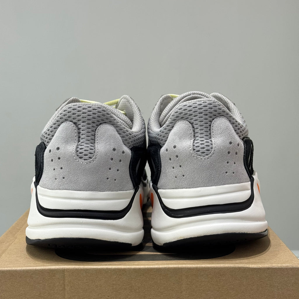 Yeezy Boost 700 V1 Wave Runner (46.5) - Usado – sneaker autêntico da CollectKicks