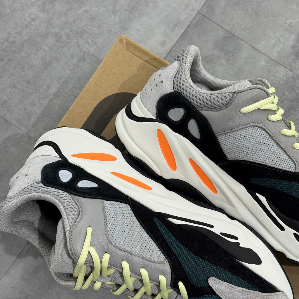 Yeezy Boost 700 V1 Wave Runner (46.5) - Usado – sneaker autêntico da CollectKicks