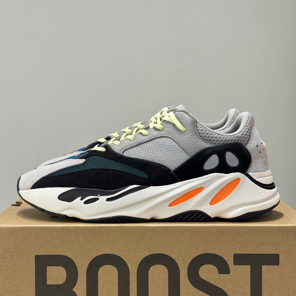 Yeezy Boost 700 V1 Wave Runner (46.5) - Usado – sneaker autêntico da CollectKicks