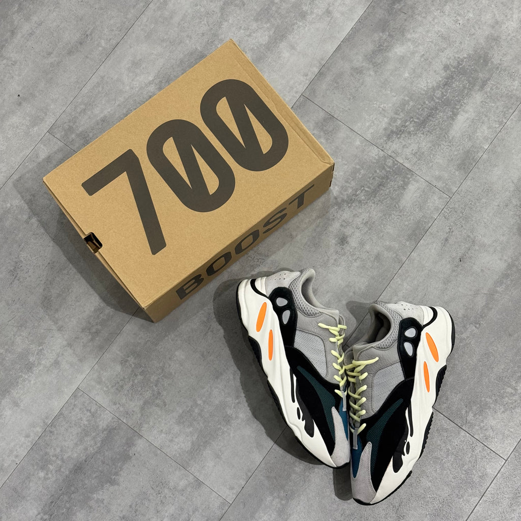 Yeezy Boost 700 V1 Wave Runner (46.5) - Usado – sneaker autêntico da CollectKicks